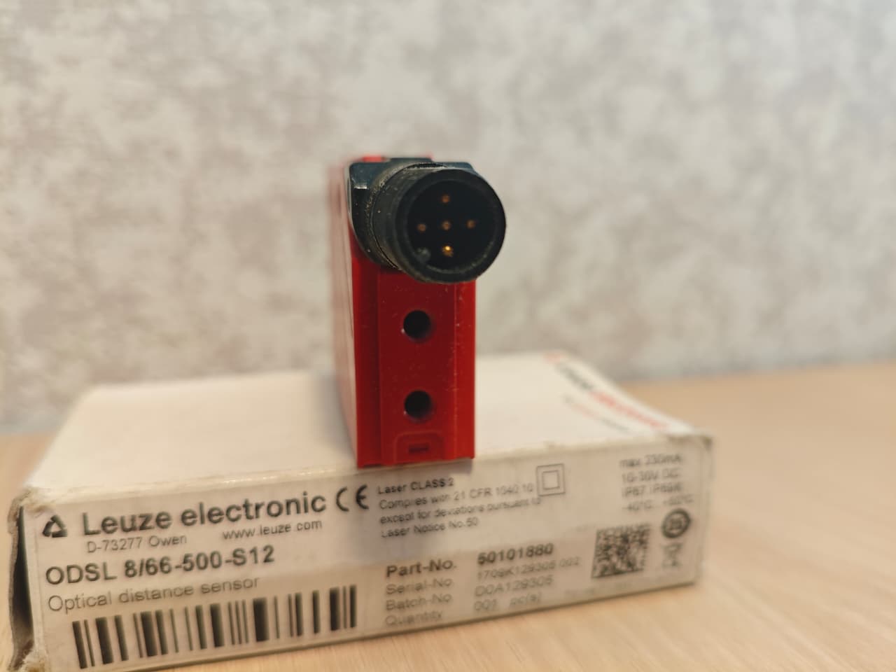 Leuze Electronic ODSL 8/66-500-S12