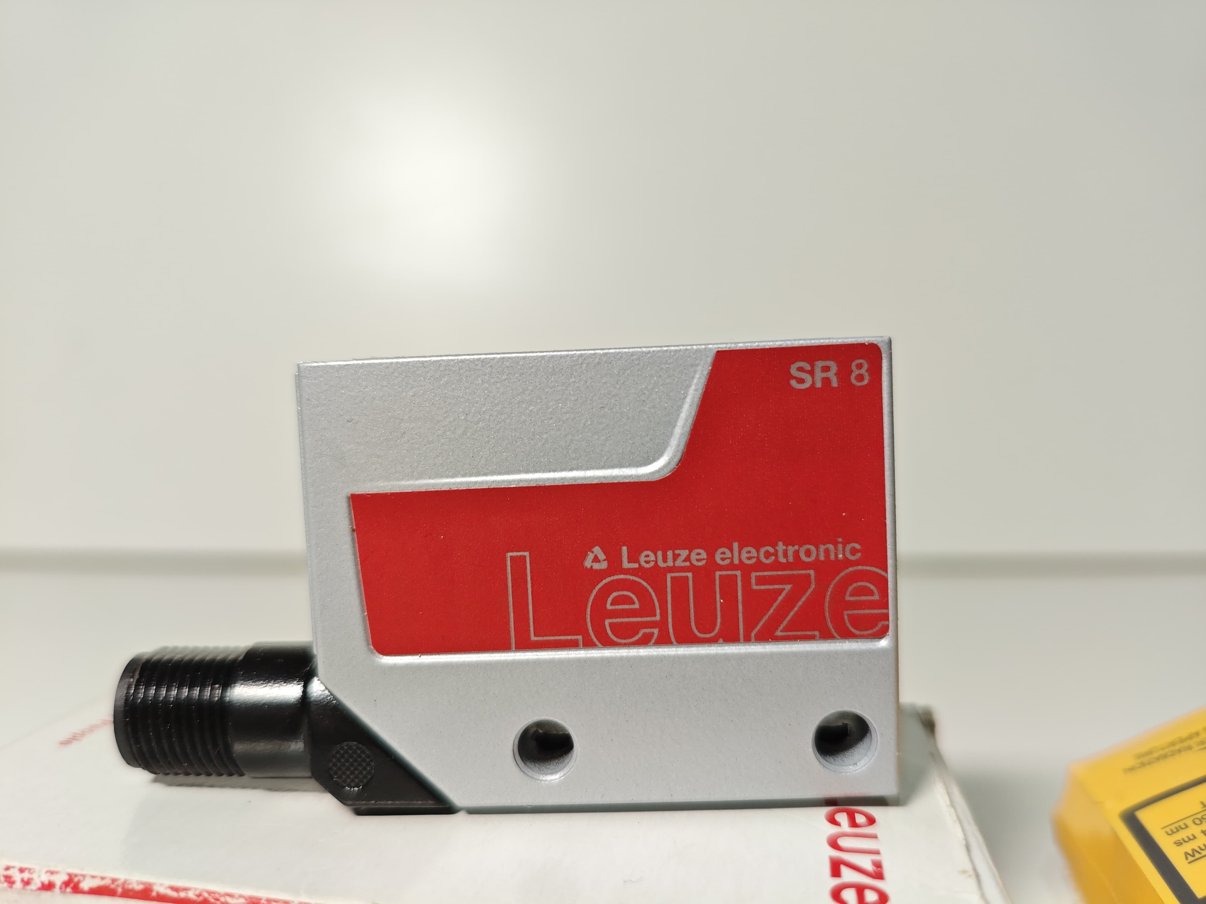 Leuze Electronic ODSL 8/V66-500-S12